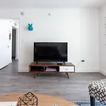 Super Cool 1Br Apartment In Brickell With Parking