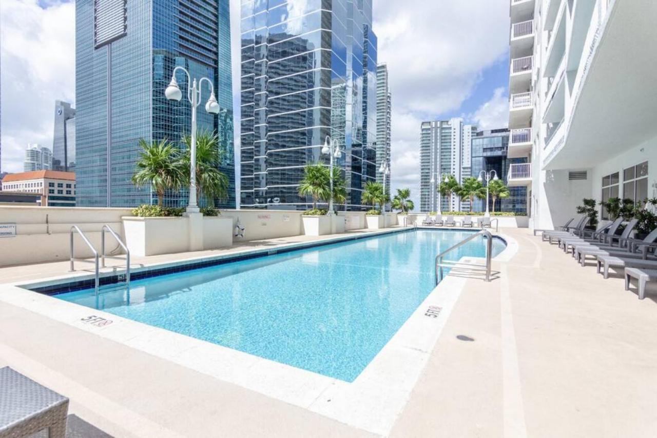 Super Cool 1br In Brickell With Parking Holiday home Miami